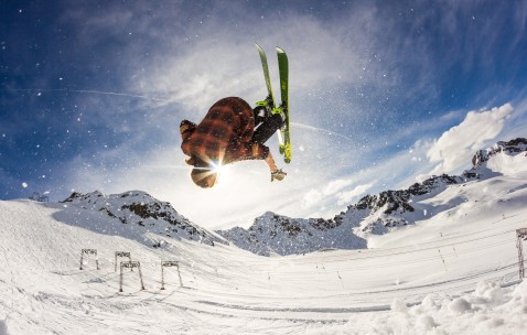 世界杯今日看点-巴西队本周磨合释放积极信号，攻防两端渐入佳境